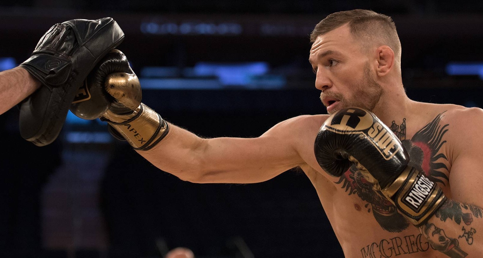 MacGregor and Mayweather staged a wild show. Just madness MacGregor and Mayweather staged a wild show. Just madness