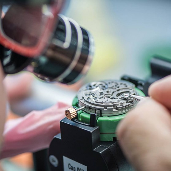 A Look Inside the World’s Most Impressive Watch Movements ... - 558 x 558 jpeg 49kB