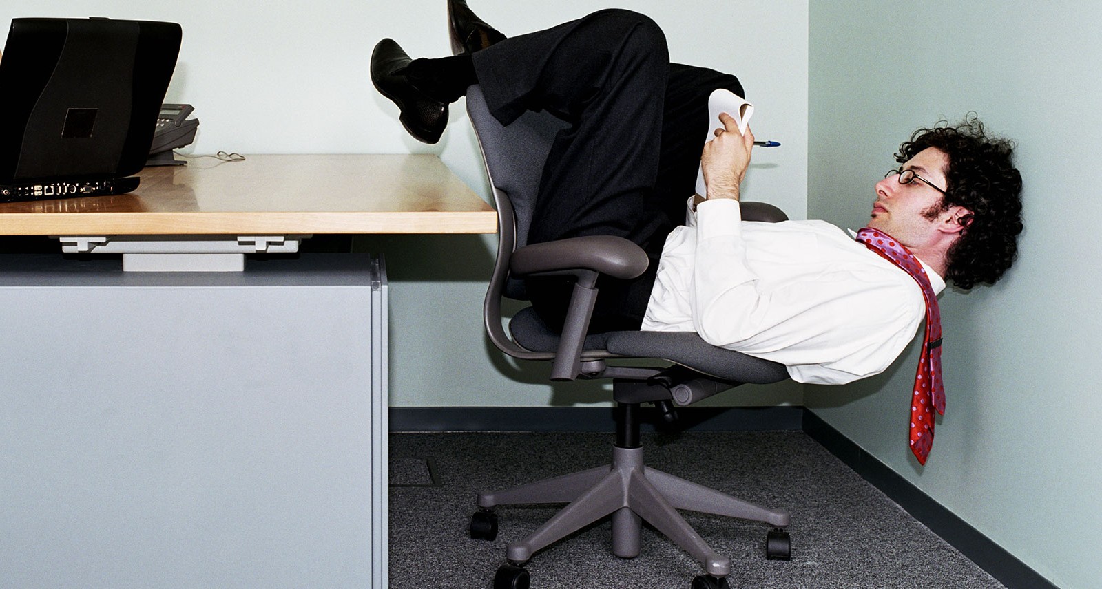 5 Simple Office Hacks to Fix That Godawful Back of Yours | Sharp Magazine