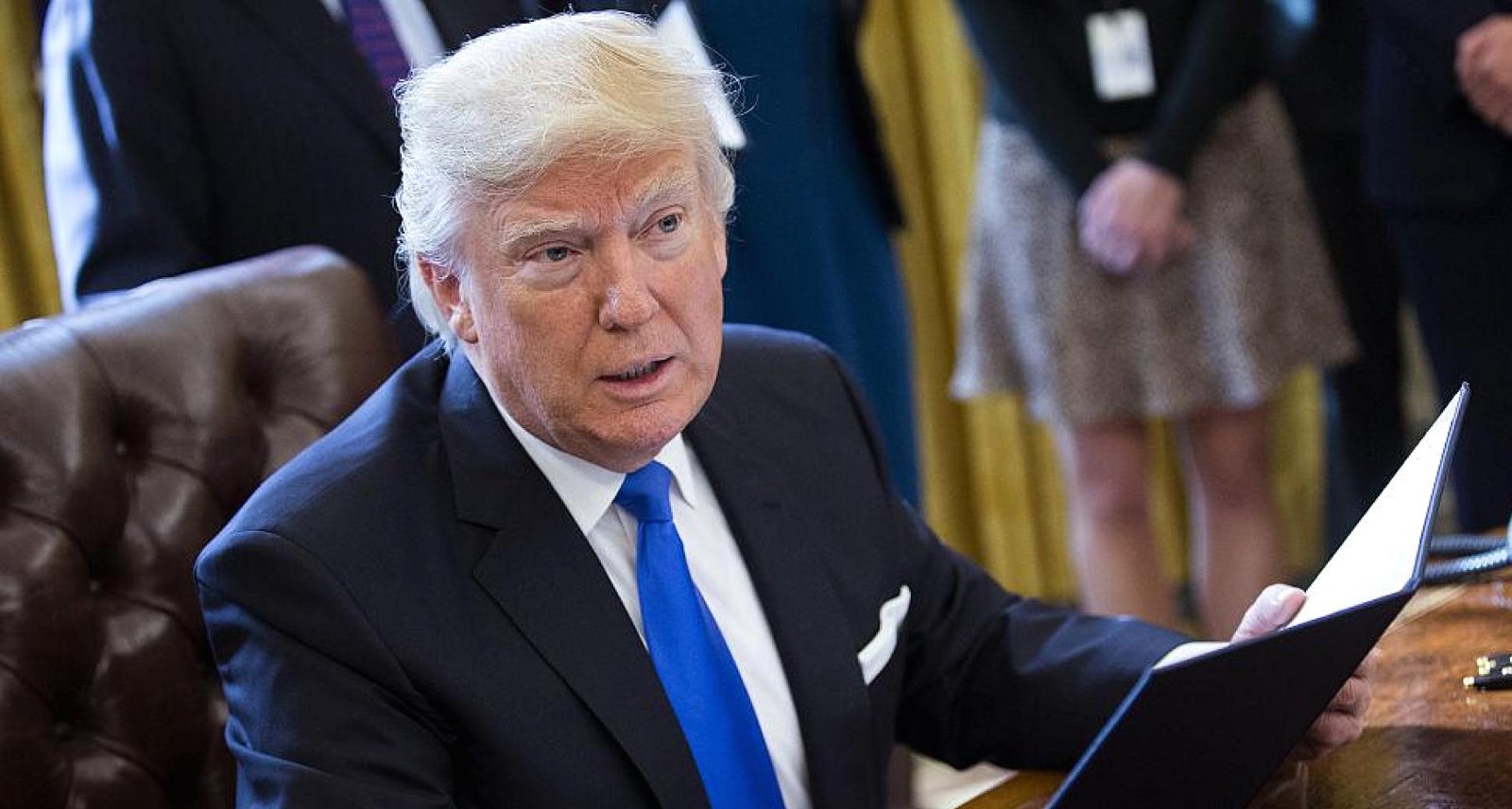Donald Trump signs his border wall executive order