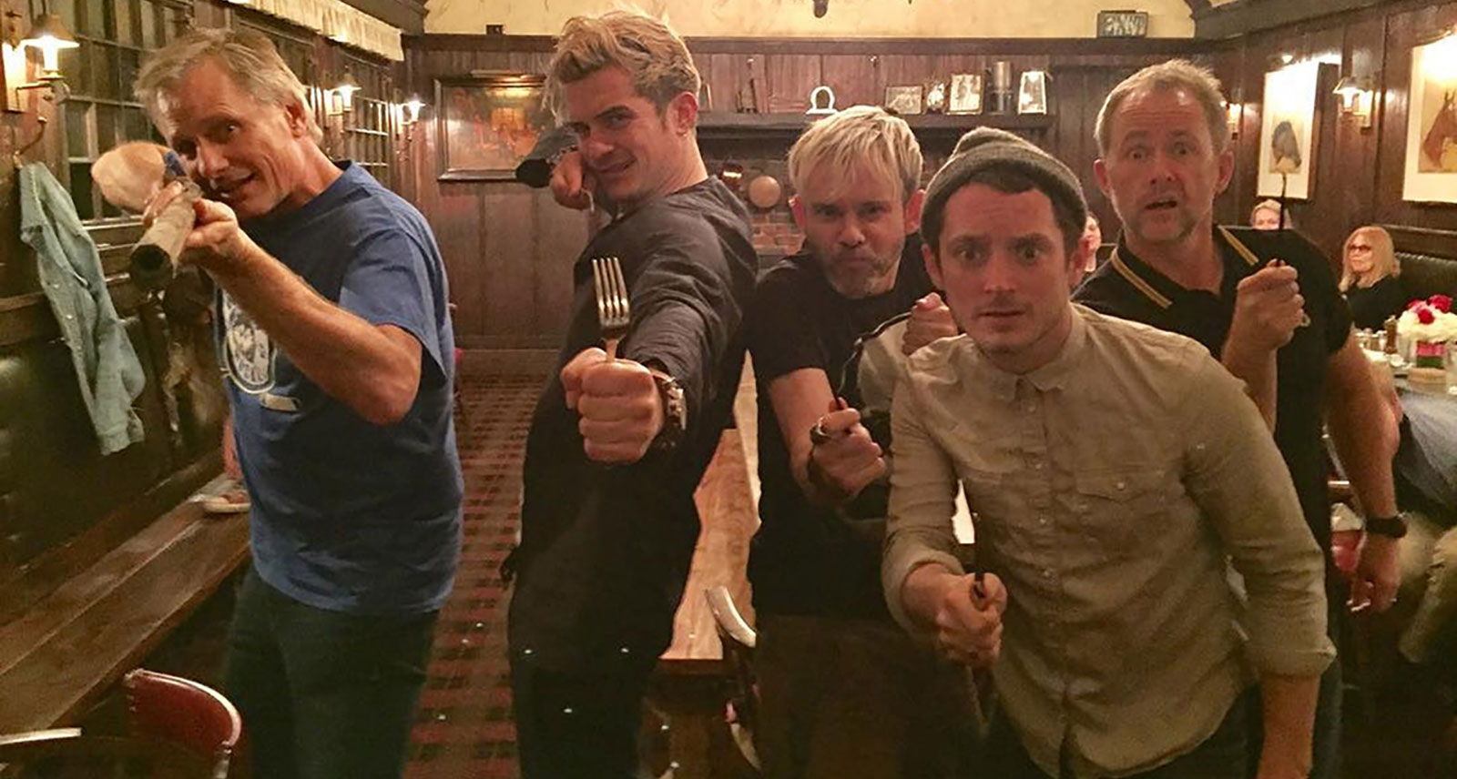 The &#39;Lord of the Rings&#39; Cast Still Hangs Out, and That Makes Us So Damn Happy - Sharp Magazine