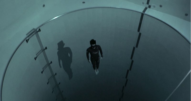 Watch Guillaume Nery free dive in the world's deepest swimming pool