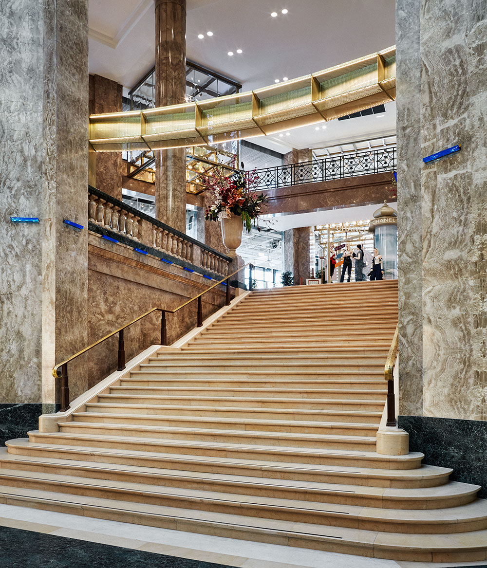 chanel takes over galeries lafayette champs elysees