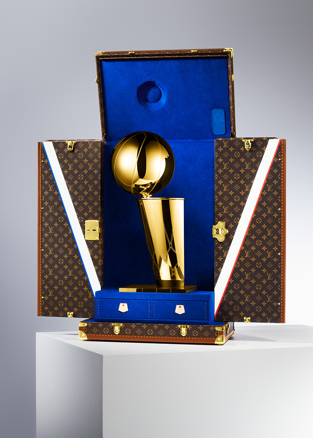 Louis Vuitton Makes Sure the Larry O'Brien Trophy Travels ...