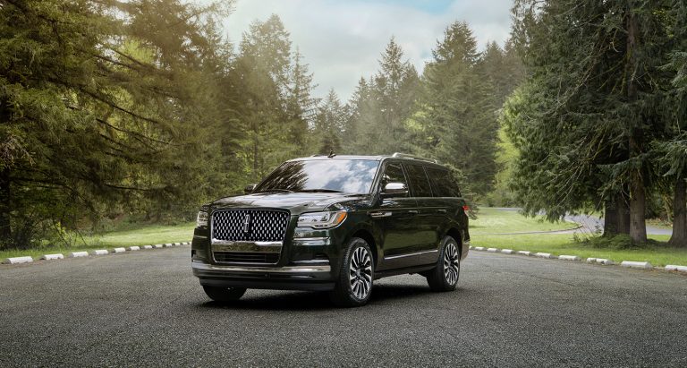 The Luxurious New Lincoln Navigator is a Four-Wheeled Oasis