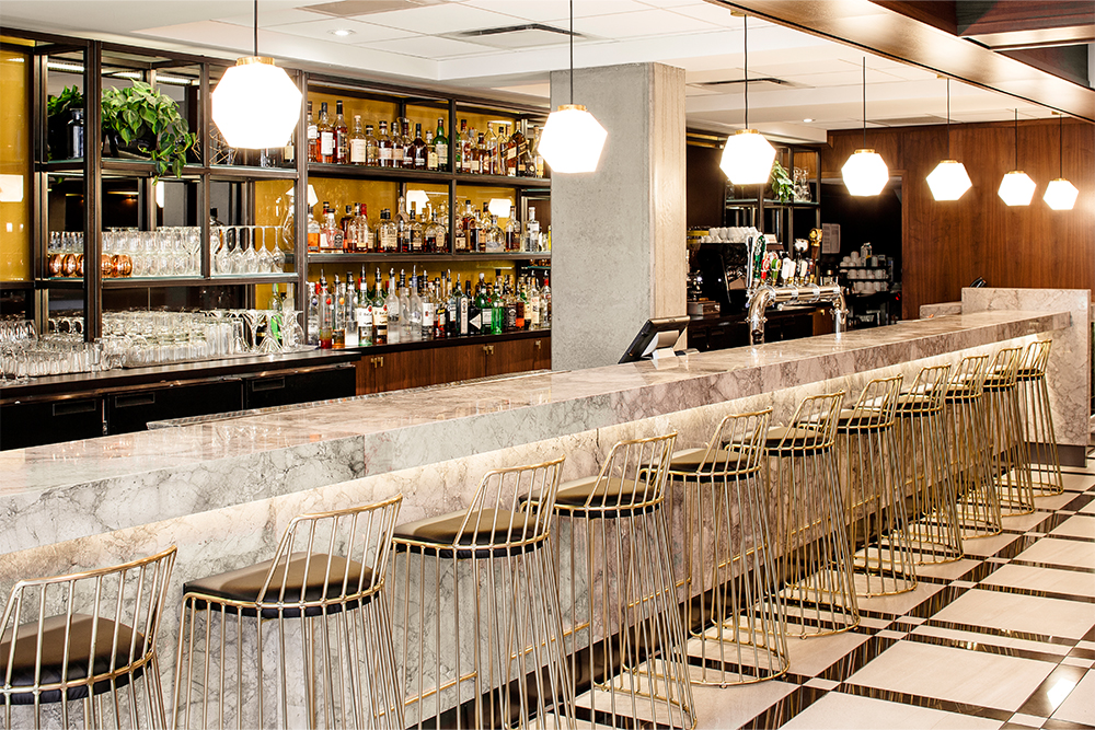 Hotel William Gray - BMW maggie oaks bar in post