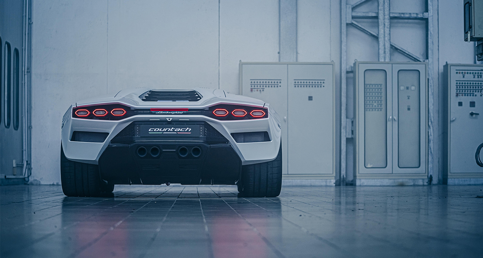 Lamborghini Countach autos review feature