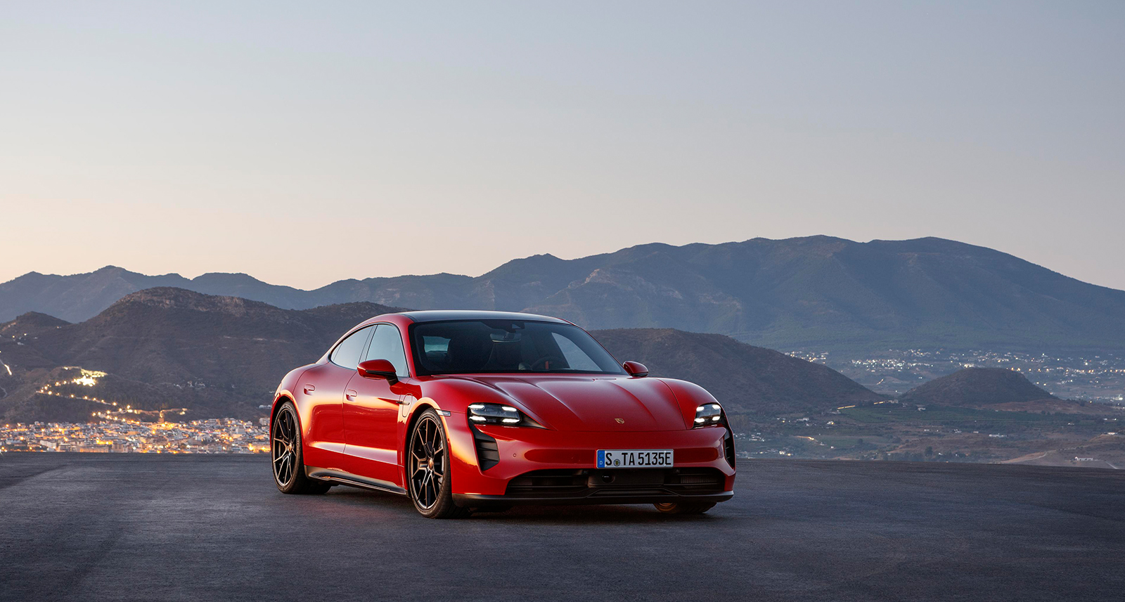 Porsche 2022 Taycan GTS feature