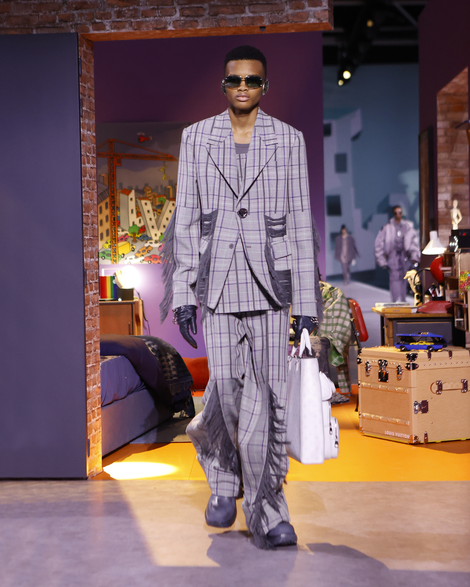 Louis Vuitton Fall 2023-2024 Menswear - RUNWAY MAGAZINE ® Collections