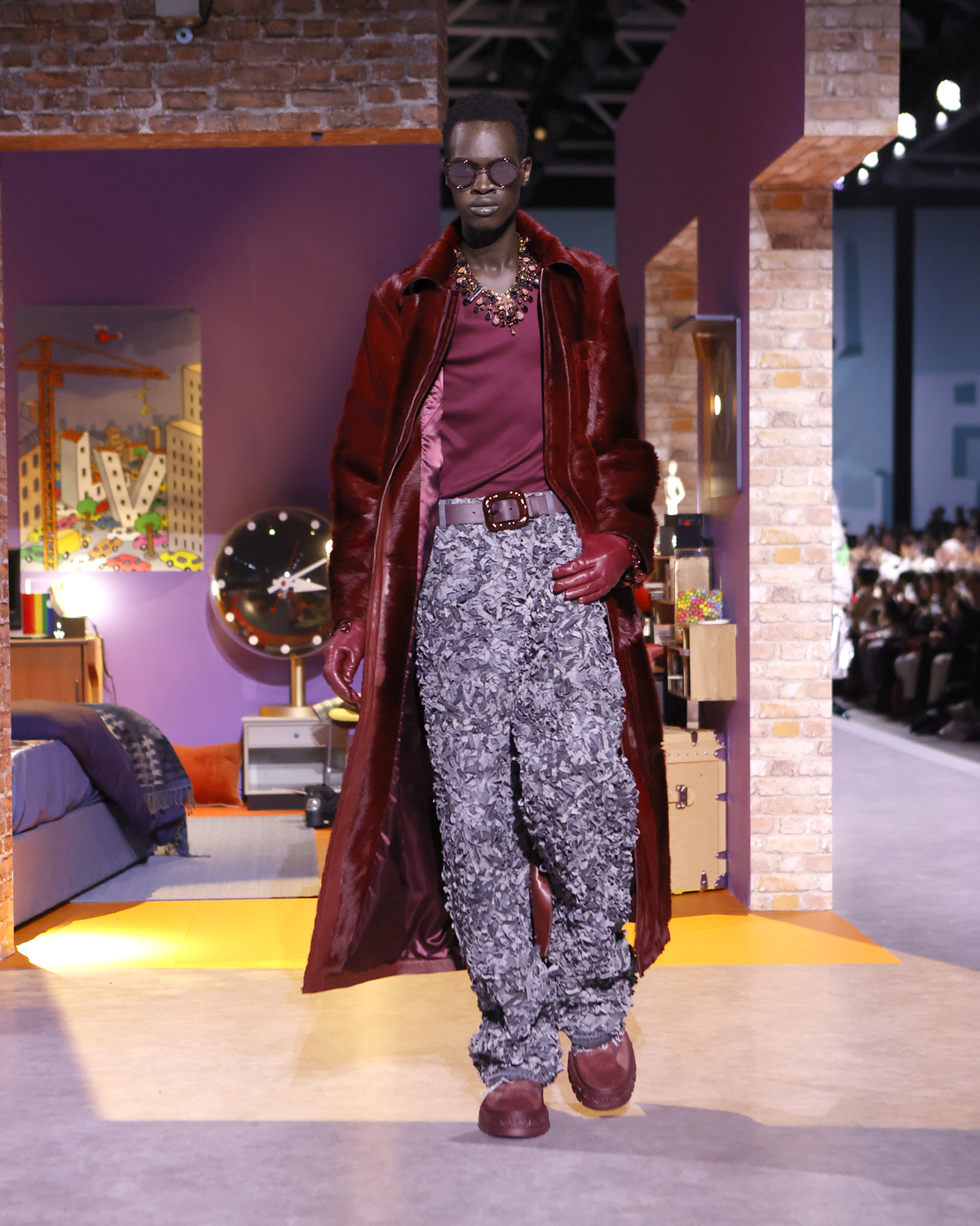 Louis Vuitton Automne Hiver 2023-2024 - RUNWAY MAGAZINE ® Officiel