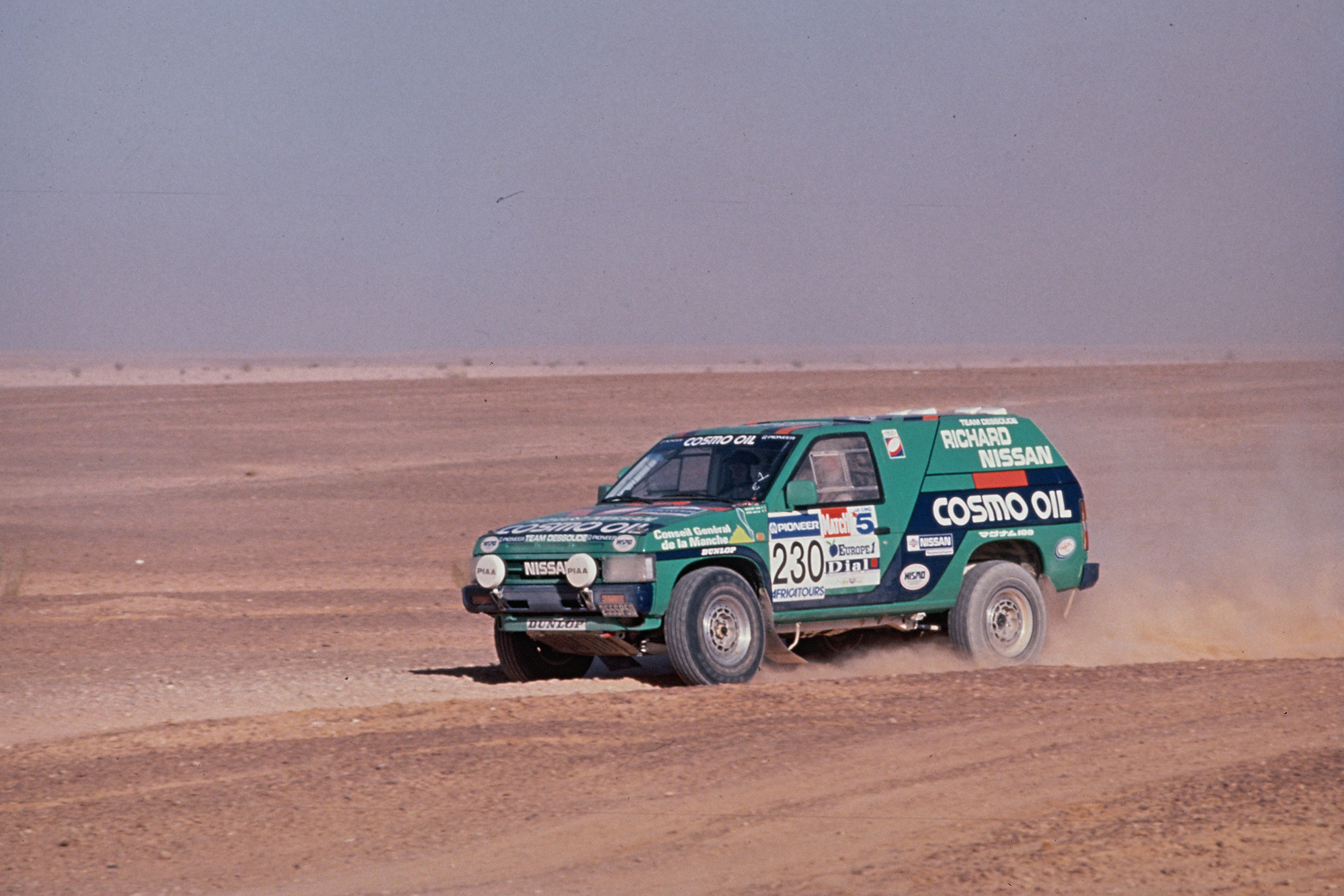 1990 Nissan paris dakar rally 2