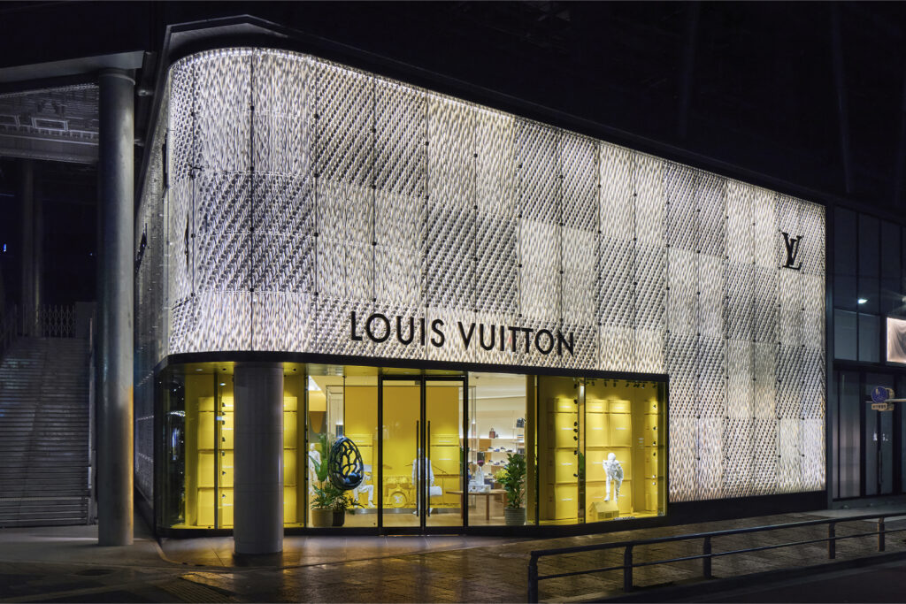 Louis Vuitton storefront tokyo
