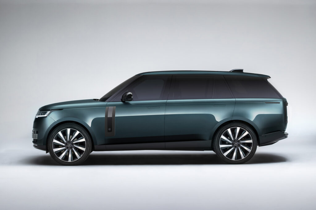 Range Rover SV Bespoke service SUV in green