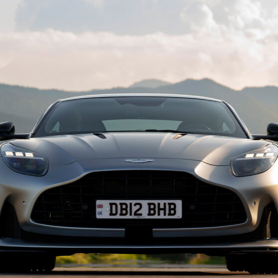 Aston Martin DB12