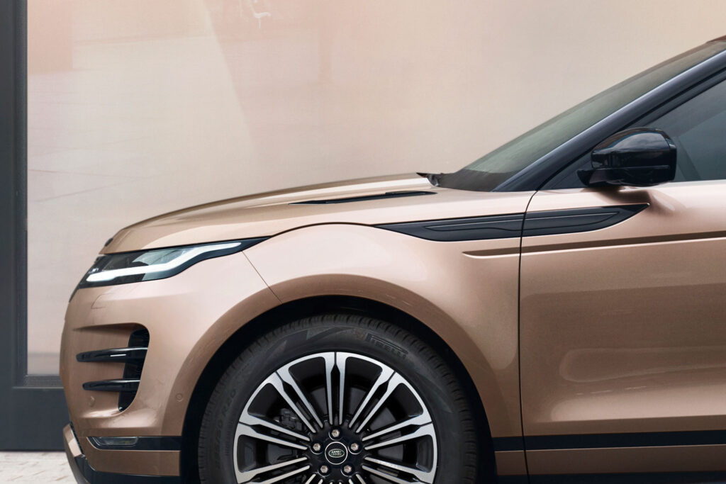 Side of bronze Range Rover Evoque from the side