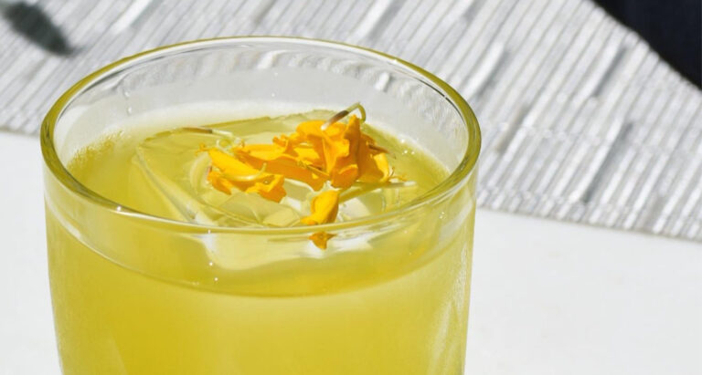 Close-up look of Mangi Ferra drink