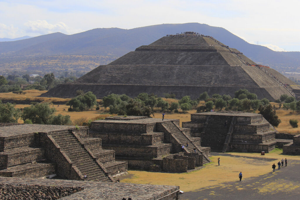 Site archéologique de Teotihuacan dans la vallée de Mexico