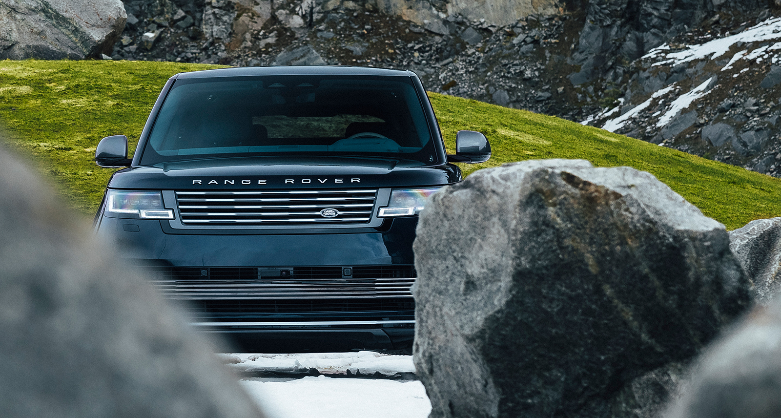 2024 Range Rover SV Arete Features