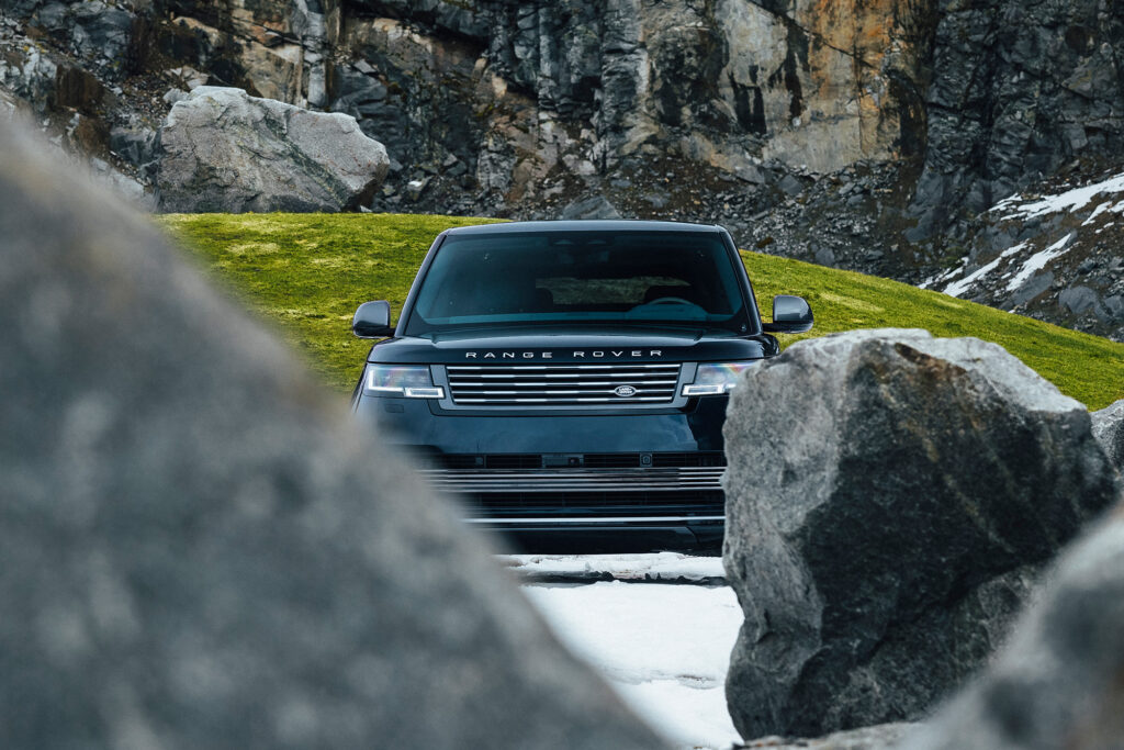 range rover arete alt through rocks