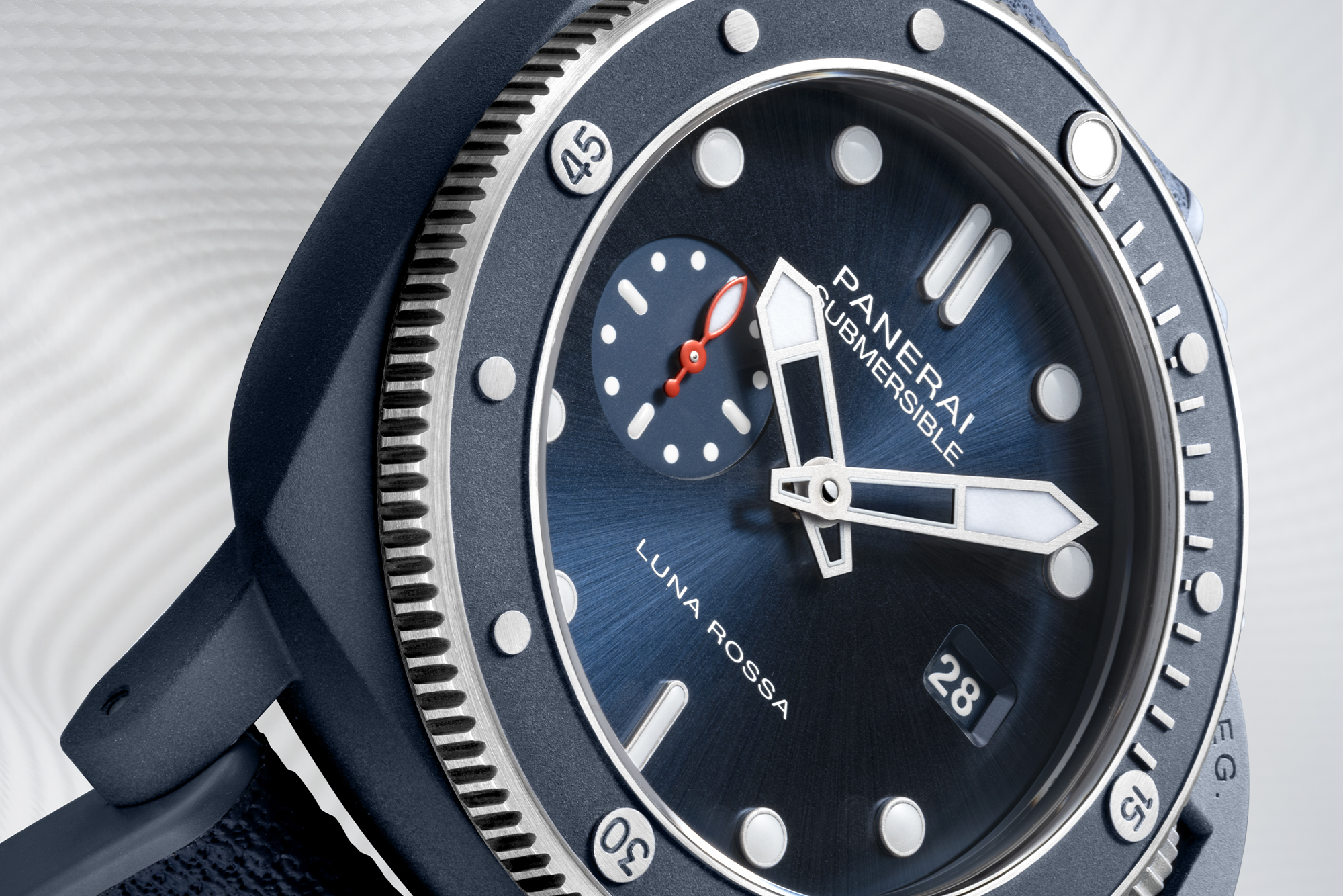 Panerai Submersible Quaranta Quattro Luna Rossa