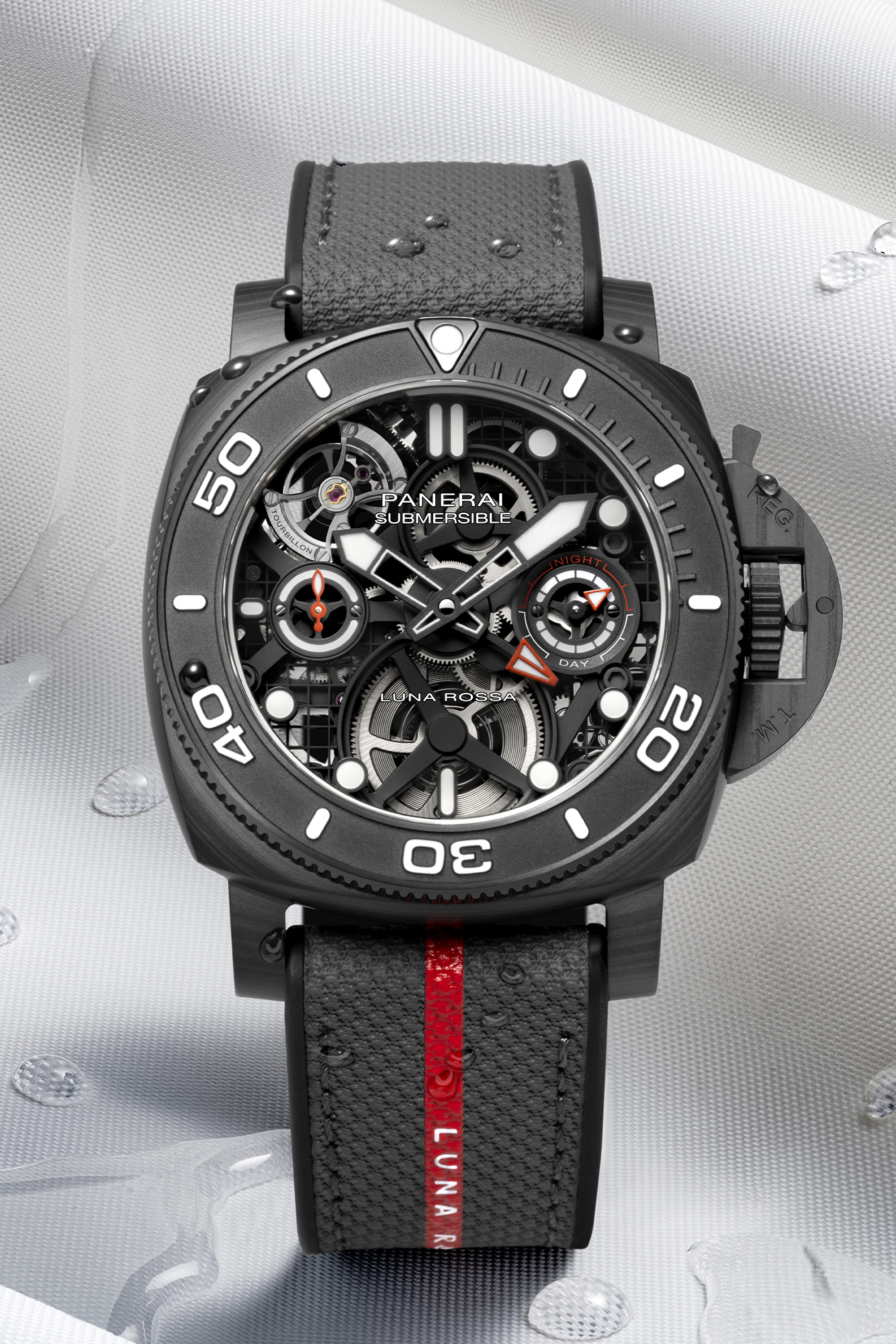 Panerai Submersible Quaranta Quattro Luna Rossa