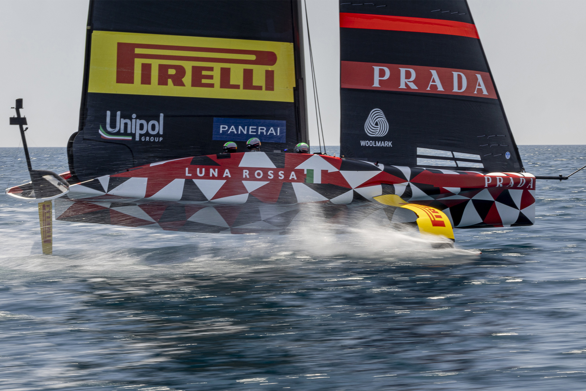 Panerai Submersible Quaranta Quattro Luna Rossa