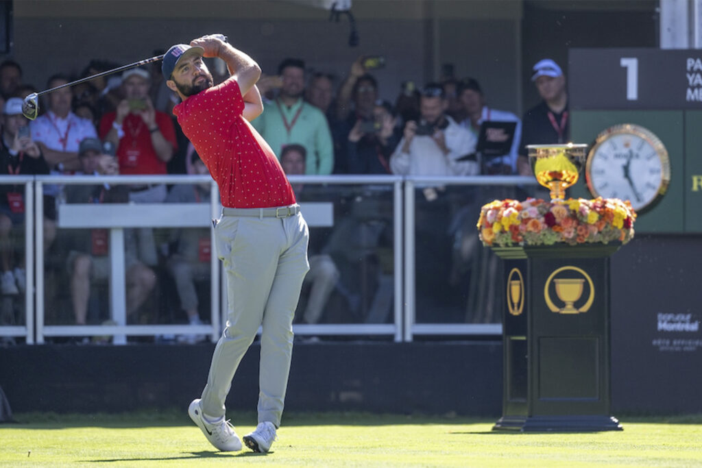 ROLEX TESTIMONEE SCOTTIE SCHEFFLER HITS A TEE SHOT AT THE 2024 PRESIDENTS CUP ©Rolex/Chris Turvey