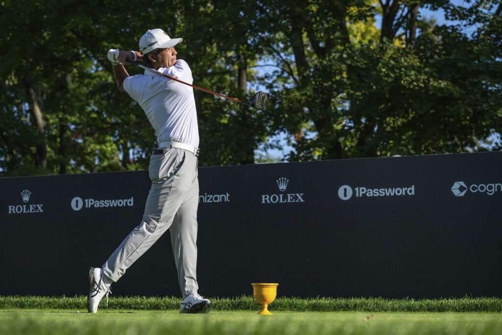 ROLEX TESTIMONEE HIDEKI MATSUYAMA HITS A TEE SHOT AT THE 2024 PRESIDENTS CUP ©Rolex/J.D. Cuban