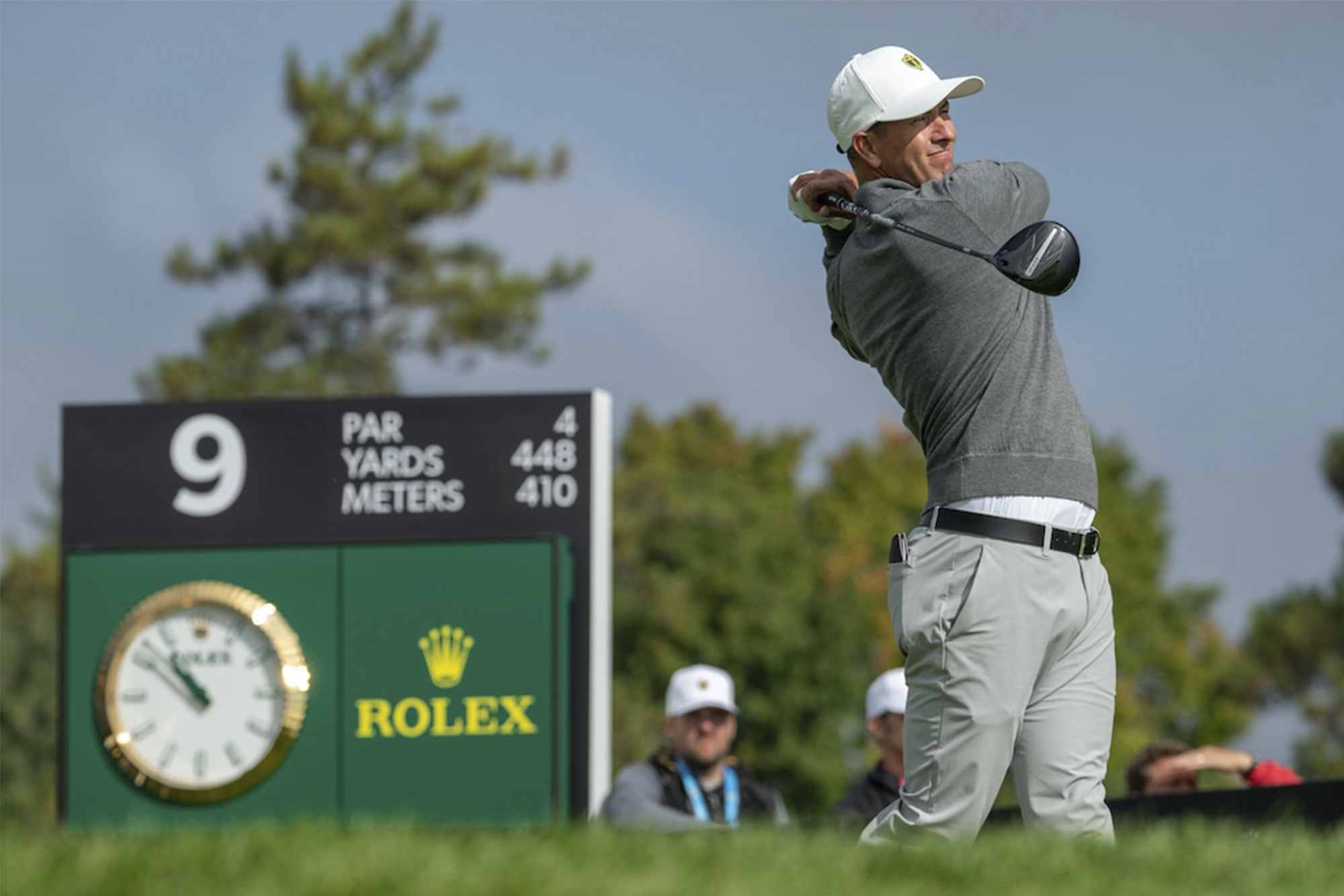 ROLEX TESTIMONEE ADAM SCOTT HITS A TEE SHOT AT THE 2024 PRESIDENTS CUP ©Rolex/J.D. Cuban