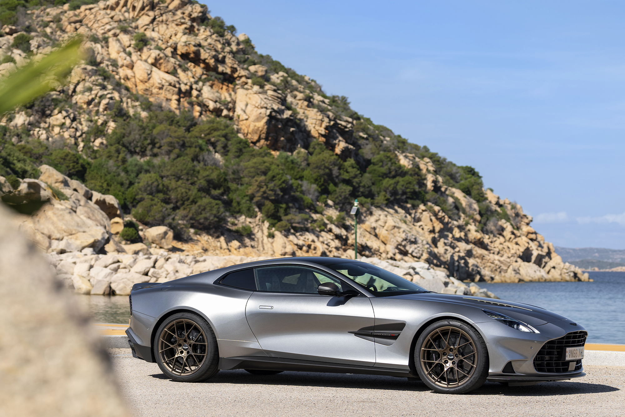 Aston Martin Vanquish © Photo Max Earey