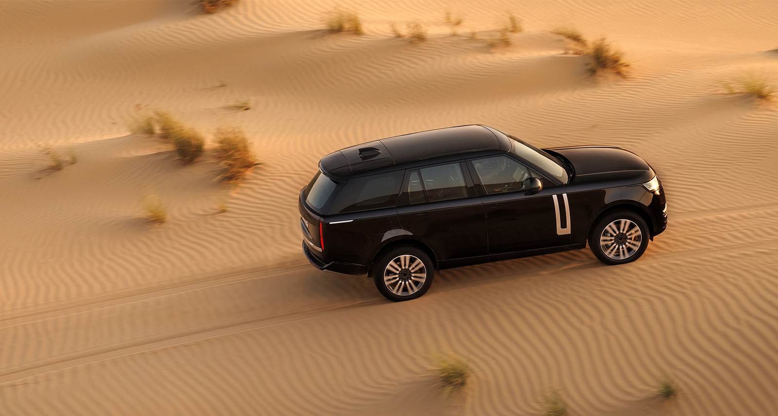 range rover alt desert shot 1-7