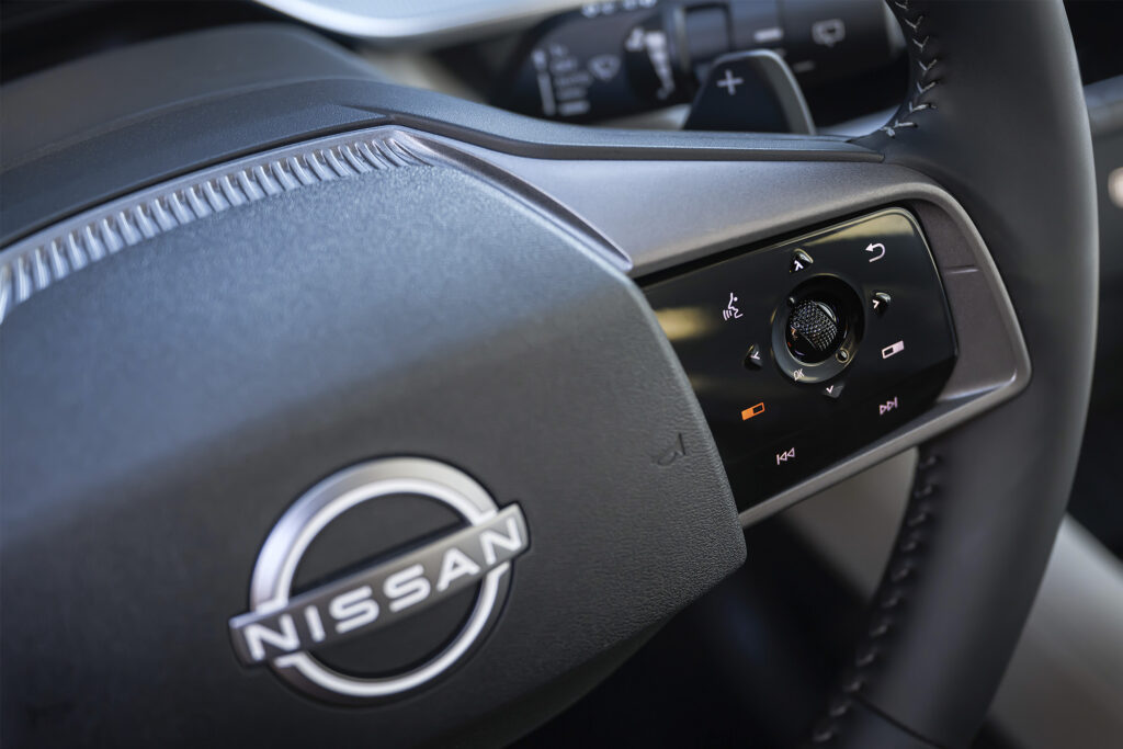 ASMR 2025 Nissan Murano steering wheel close-up