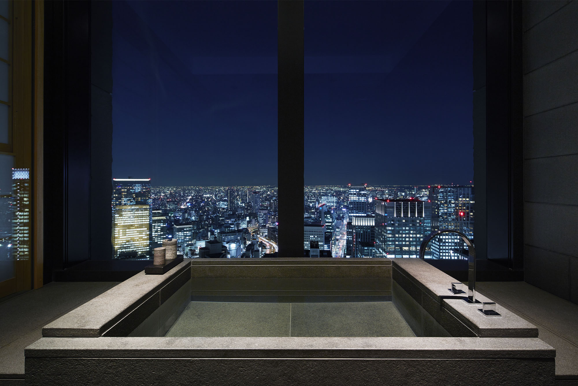 Aman Tokyo 4-2025 Bathroom Suite at Night