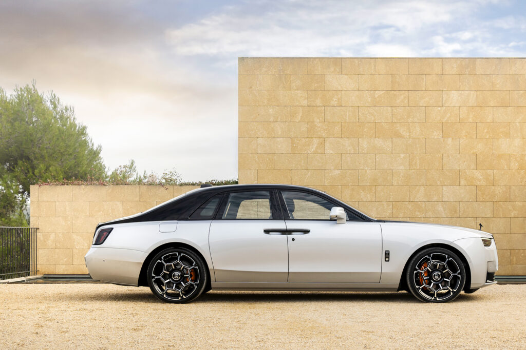 Black Badge Ghost Series II AESTHETE - Jubilee Silver & Black profle