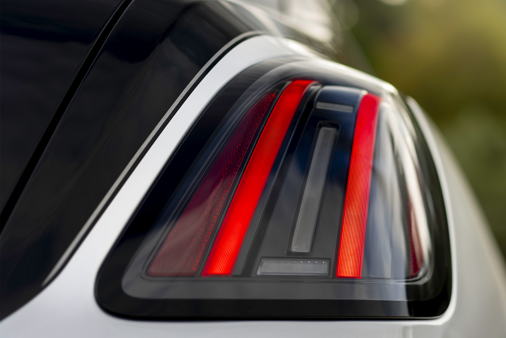 Black Badge Ghost Series II AESTHETE - Jubilee Silver & Black