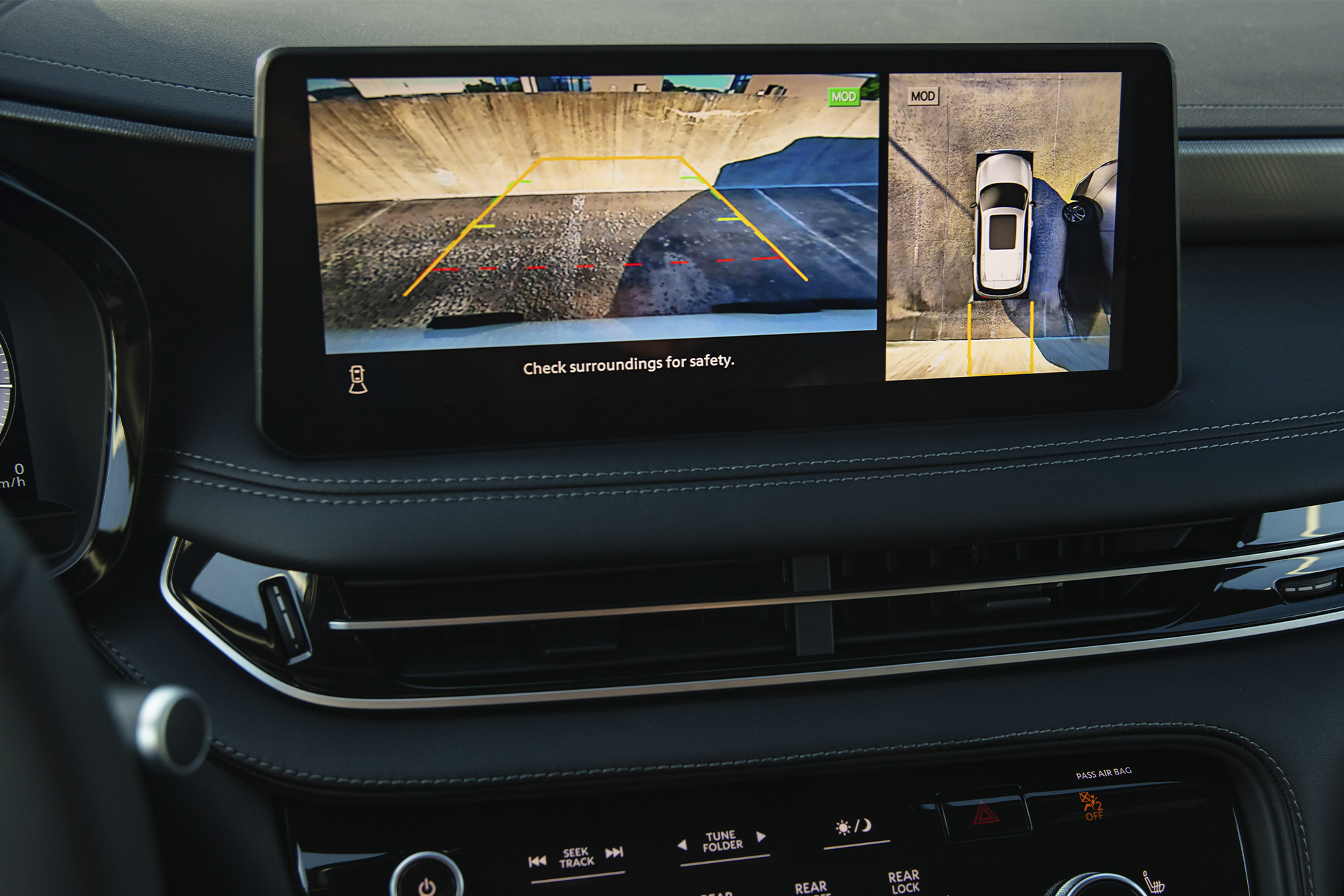 INFINITI QX60.