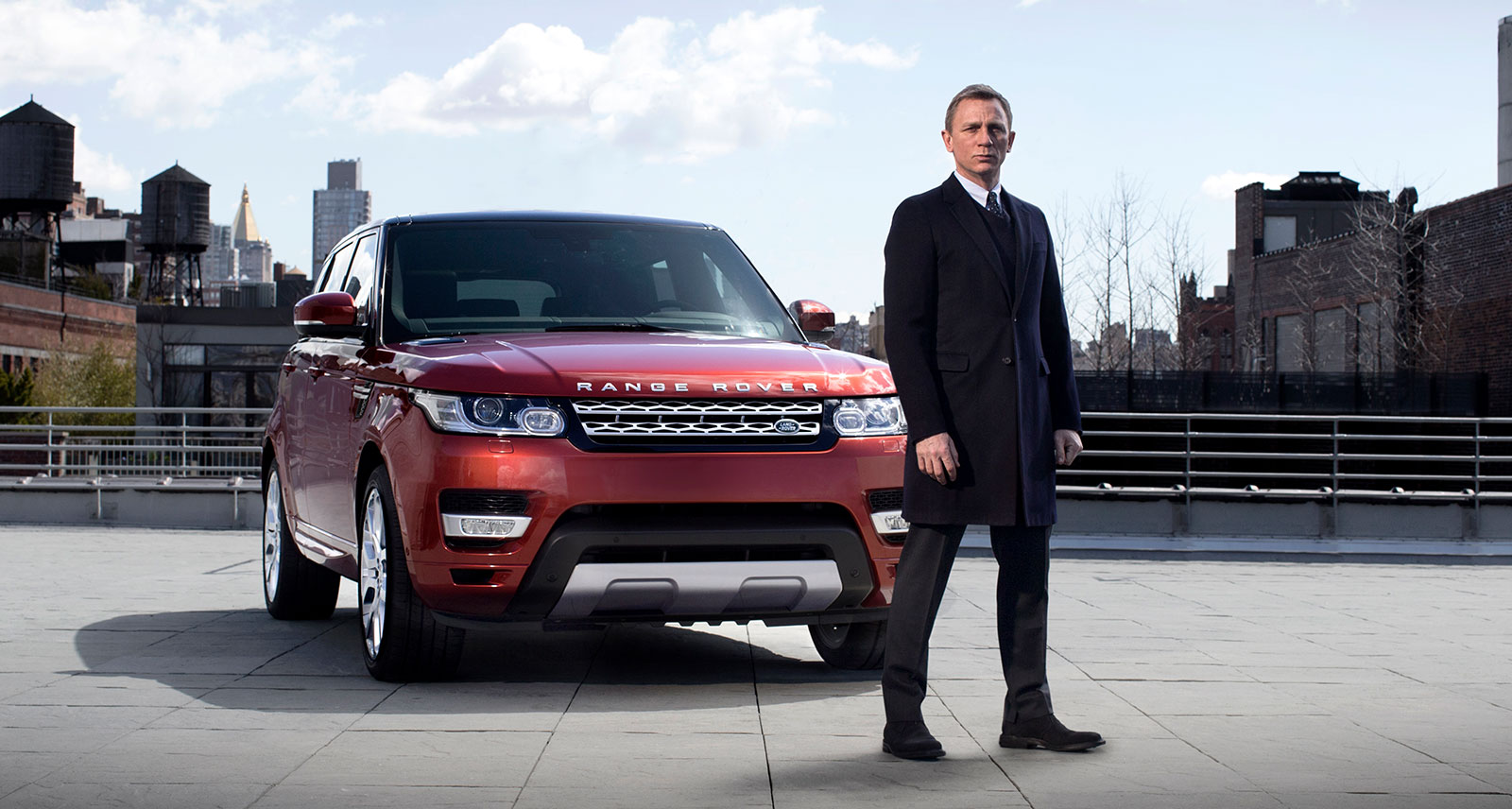 Daniel Craig helps unveil the Range Rover Sport in 2013