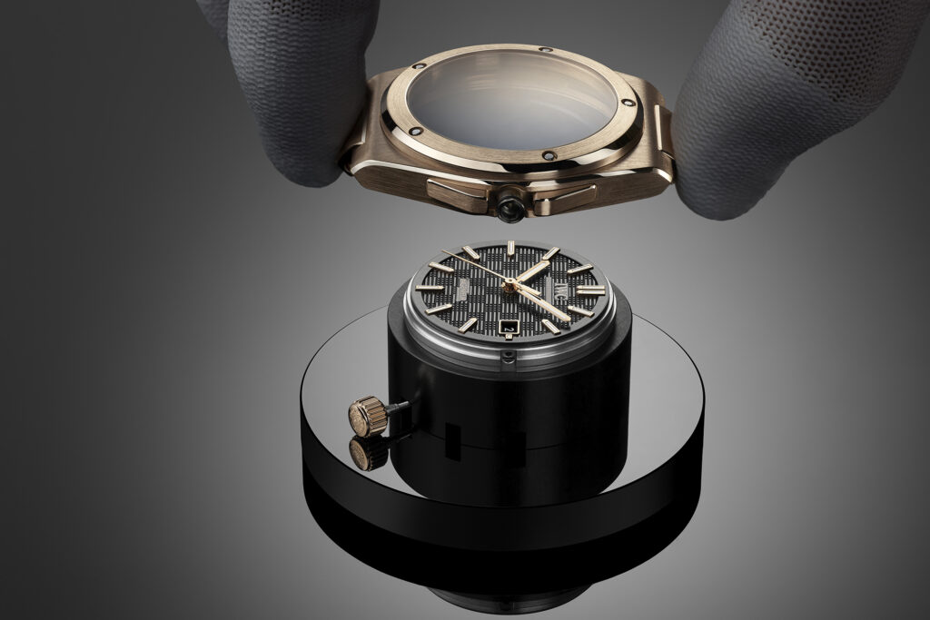 IWC INGENIEUR 40. Photo retrieved from SHARP Summer, courtesy of IWC Watches.