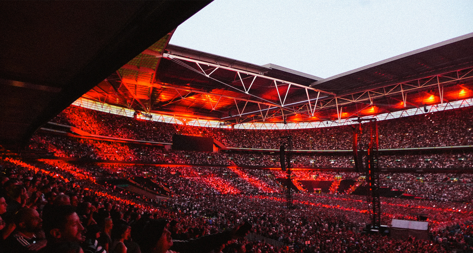 Oasis Live 25 Concert Tour. Photo by Ben Kriz