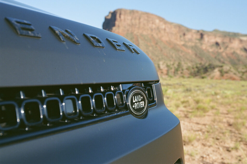 Defender OCTA Colorado Off-Road Drive. Photo by Justin Mastine-Frost, retrieved from SHARP SEPTEMBER.