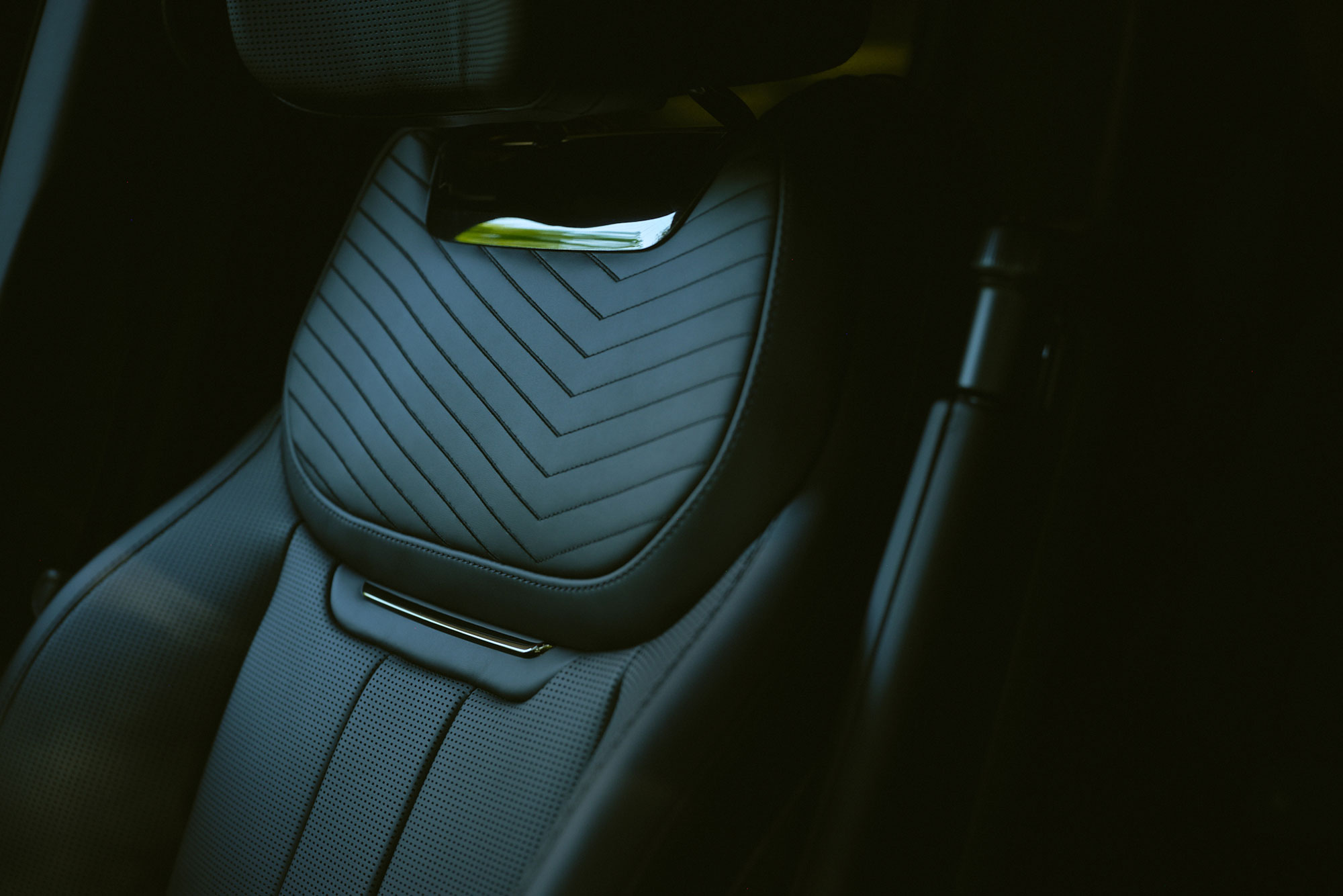 Range Rover House Tokyo 2025 , featuring the Range Rover SV Bespoke Urban Twilight Collection.