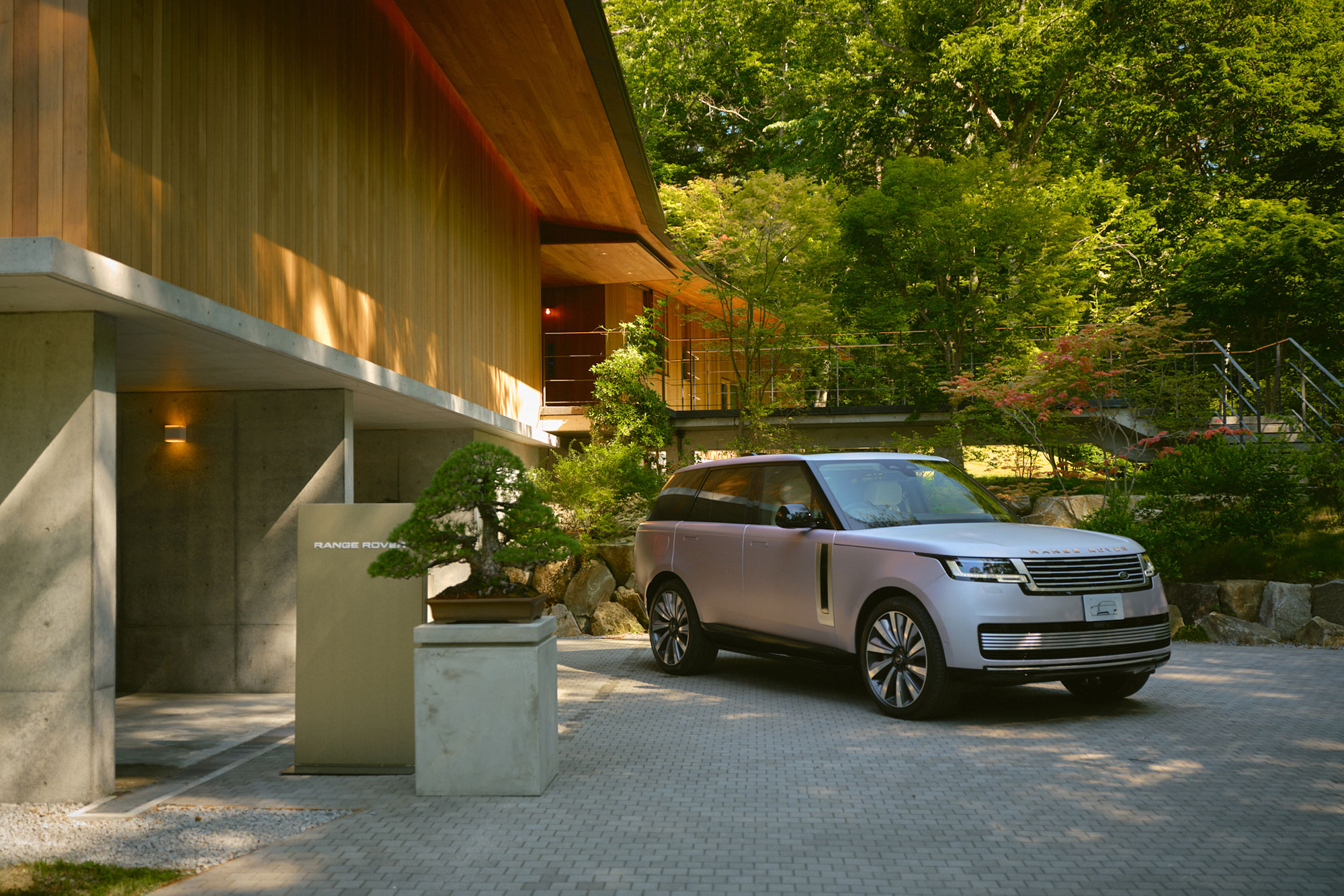 Range Rover House Tokyo 2025 , featuring the Range Rover SV Bespoke Urban Twilight Collection.