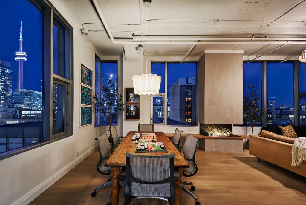 Toronto - Downtown Loft With Character