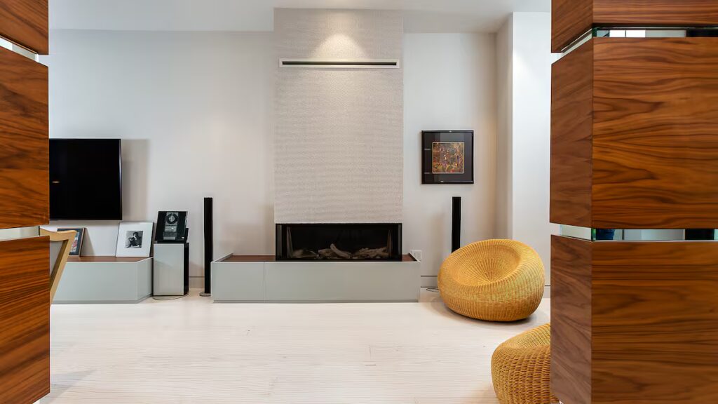 airbnb toronto 716891251238641816