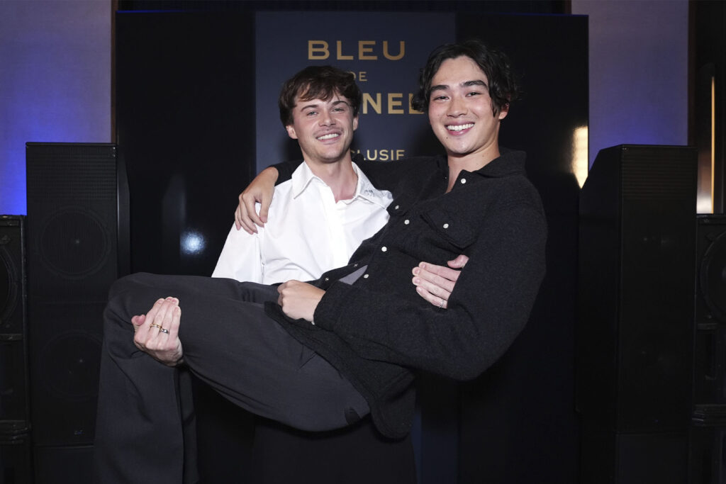(L-R) CHRISTOPHER BRINEY AND SEAN KAUFMAN ATTEND THE CHANEL PARTY TO CELEBRATE THE DEBUT OF BLEU DE CHANEL L'EXCLUSIF AT LE JARDIN SUR MADISON ON SEPTEMBER 25, 2025 IN NEW YORK CITY. (PHOTO BY SEAN ZANNI/WIREIMAGE)
