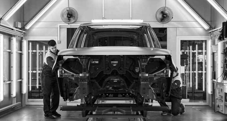 Range Rover Sport SV Bespoke Service. Photo retrieved from The Book For Men Fall-Winter 2025.