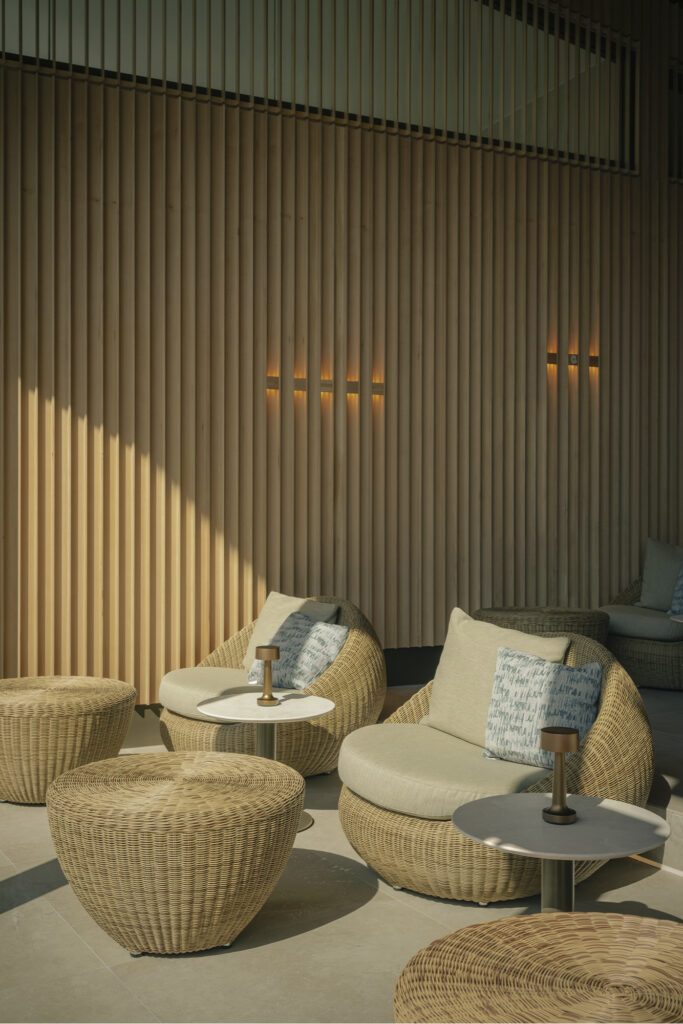 BASIN Glacial Waters - Glacier Lounge 1