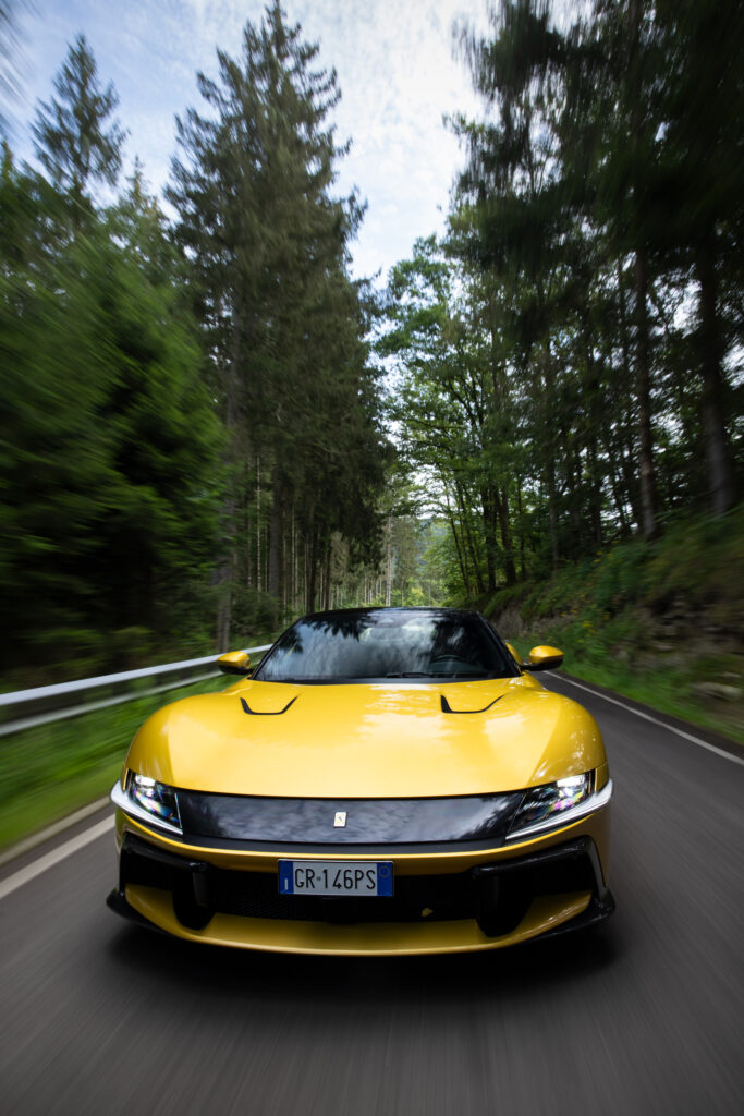 ferrari 12cilindri forest drive