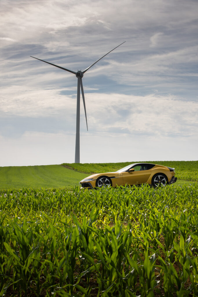 ferrari 12cilindri side windmill