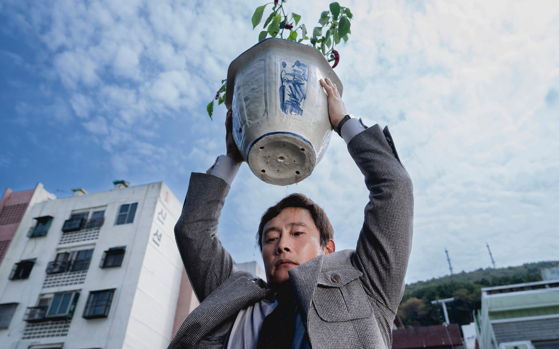 Lee Byung-Hun No Other Choice credit elevation pictures